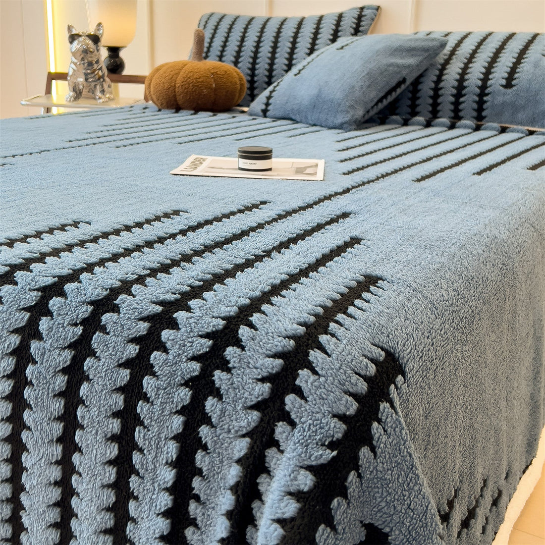 Cosy winter gifts – textured throw blanket