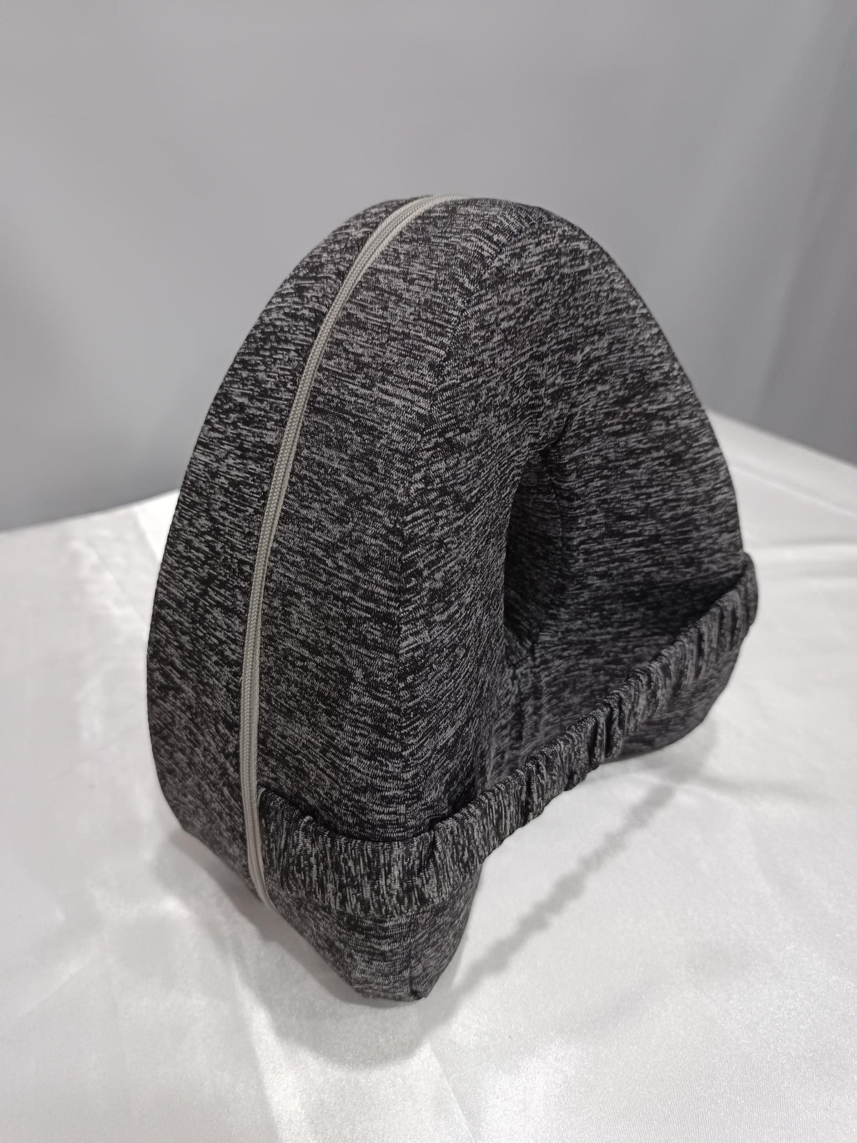 Heart-Shaped Memory Foam Leg Pillow – image 13