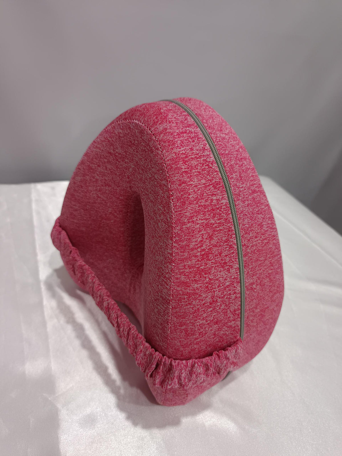 Heart-Shaped Memory Foam Leg Pillow – image 12