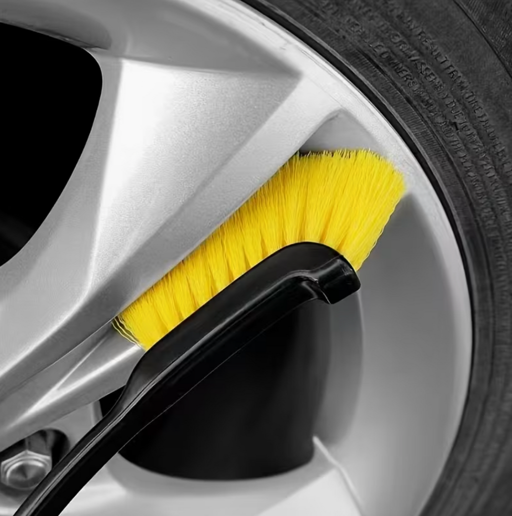 1pc Multi-Use Car Wheel Brush – Yellow Bristle Detailing Brush with Black Ergonomic Handle