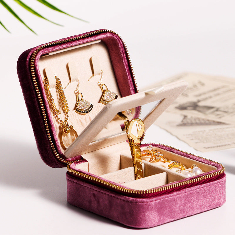 Gift Set for Her – Velvet Jewellery Box & Interlocking Heart Necklace – image 1