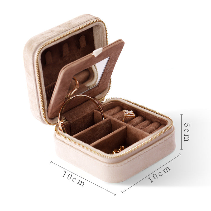 Velvet travel jewellery box - image 8