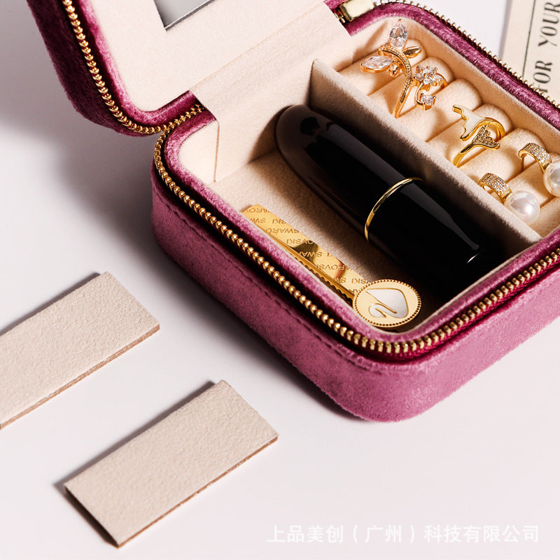 Velvet travel jewellery box - image 3