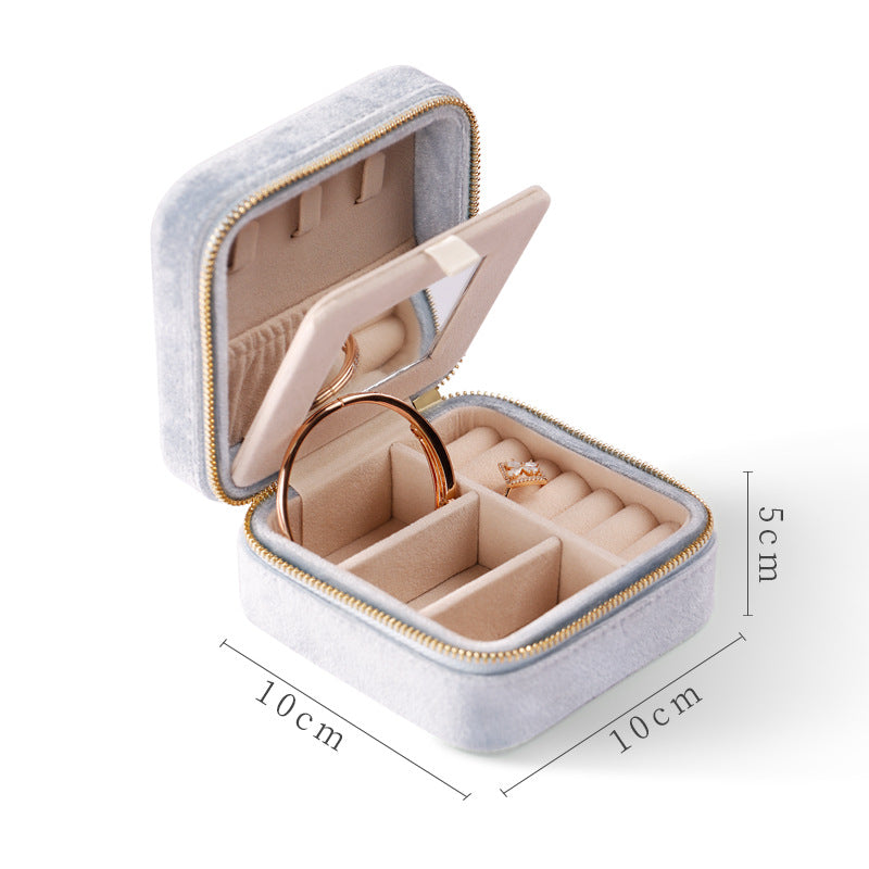 Velvet travel jewellery box - image 9